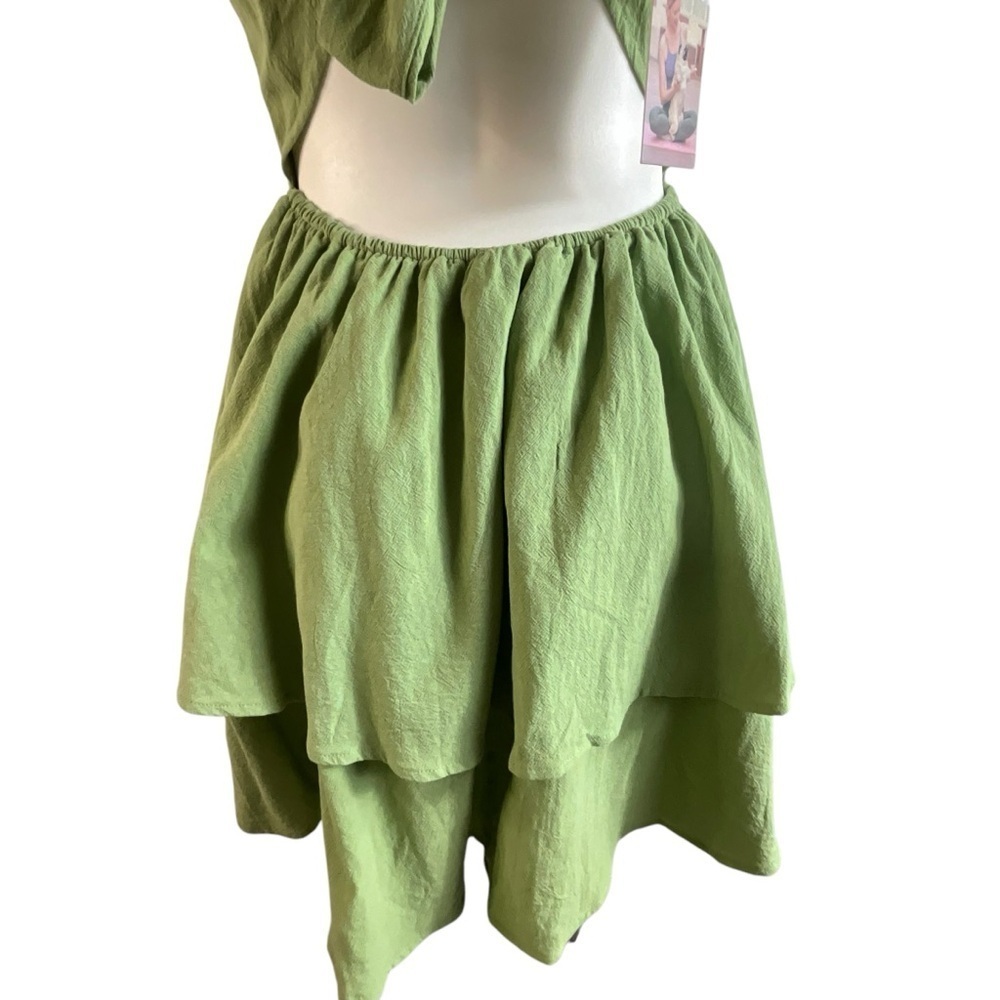 Halara Backless Adjustable Straps Green Sleeveles… - image 9